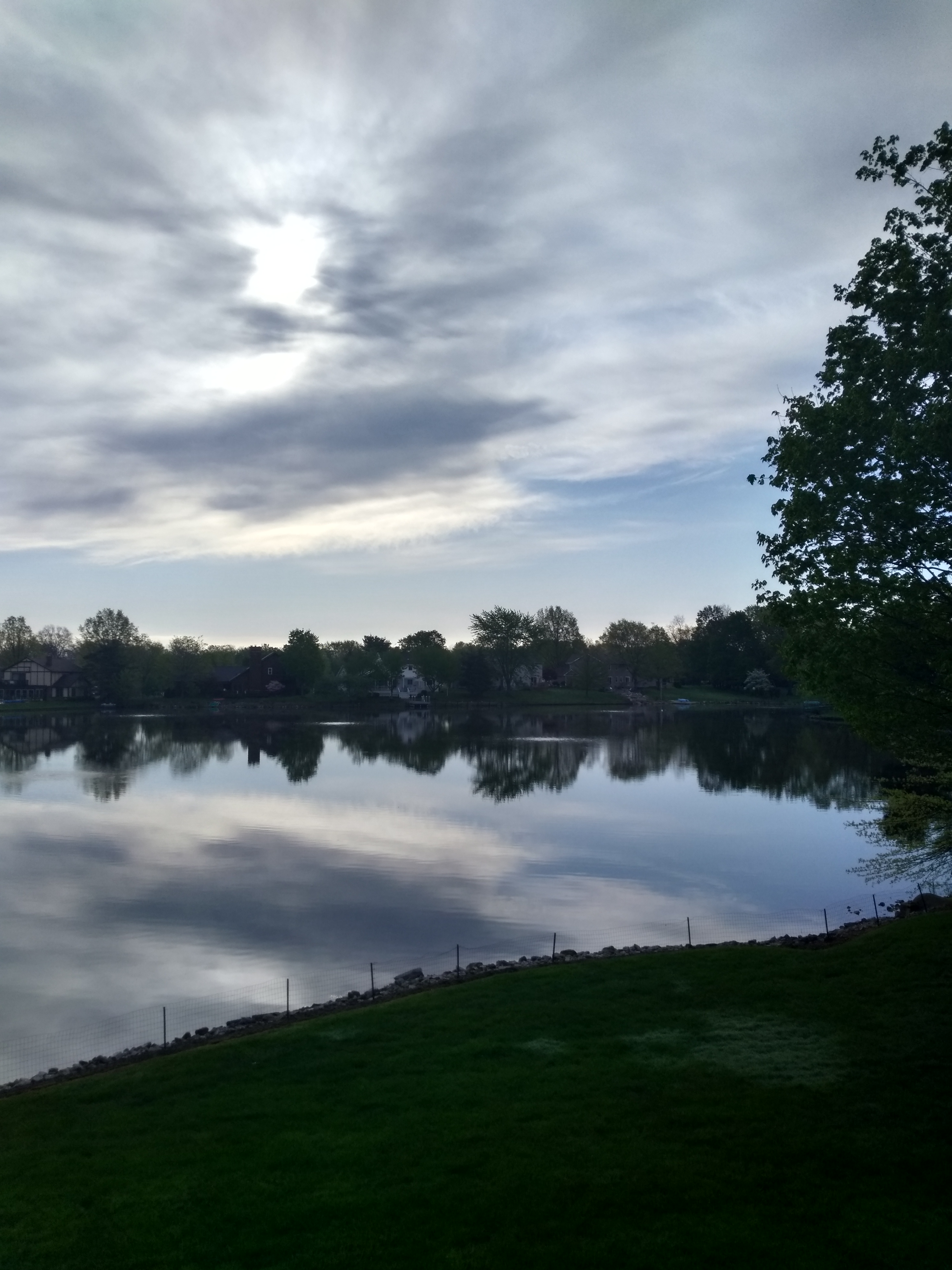 picture of a lake